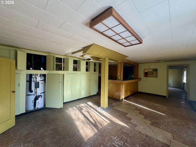 4314 Se CRYSTAL SPRINGS Blvd Se, Portland, OR 97206