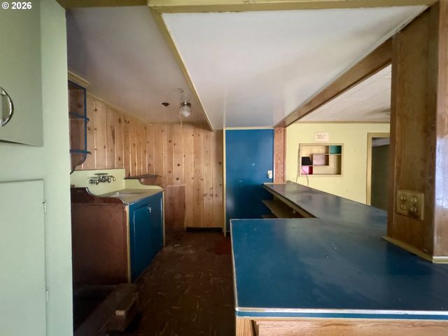 4314 Se CRYSTAL SPRINGS Blvd Se, Portland, OR 97206