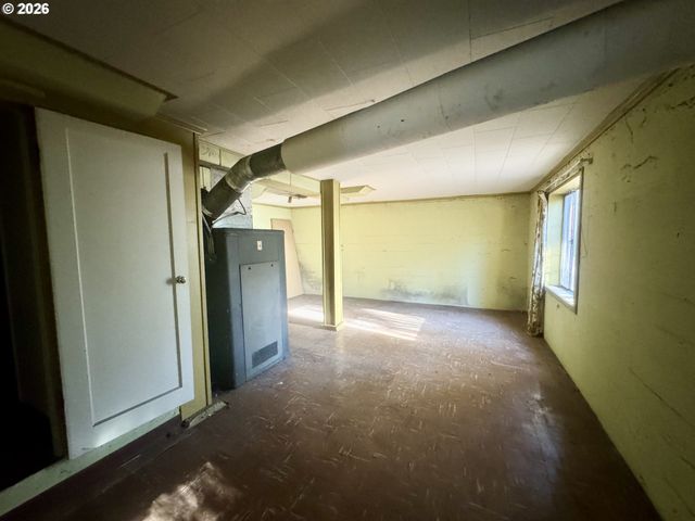 4314 Se CRYSTAL SPRINGS Blvd Se, Portland, OR 97206