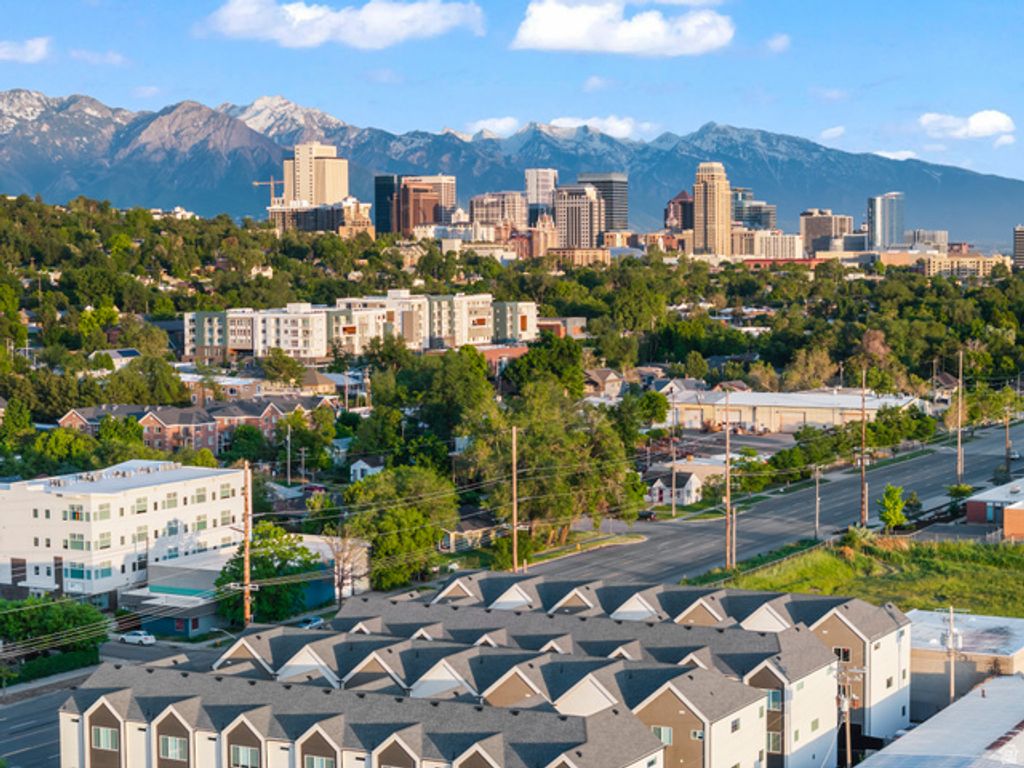 Image 12 of property listing at 765 N 400 W #301, Salt Lake City, UT 84103