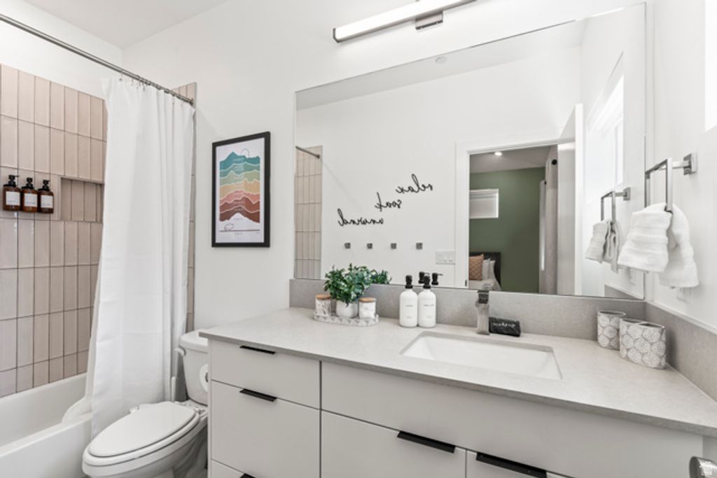 Image 14 of property listing at 765 N 400 W #301, Salt Lake City, UT 84103
