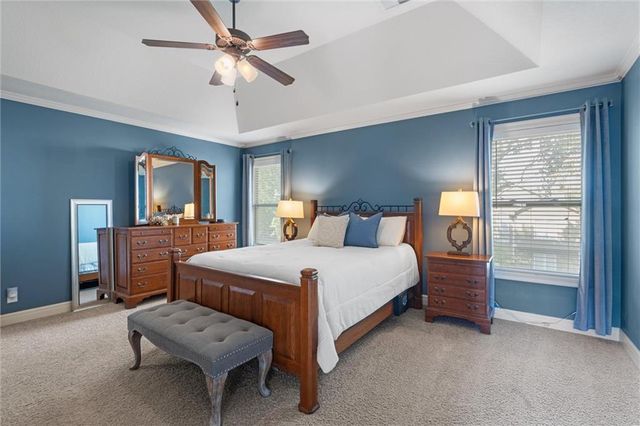 820 SW 35TH Street, Lee's Summit, MO 64082