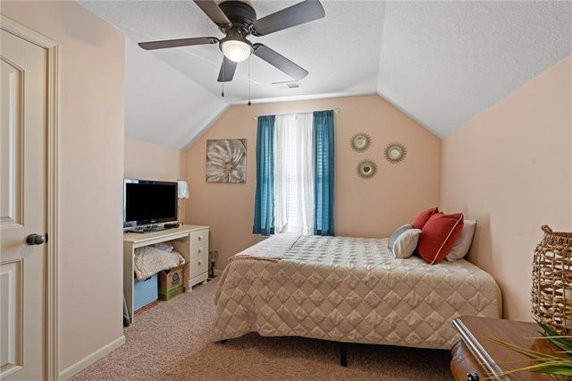 820 SW 35TH Street, Lee's Summit, MO 64082