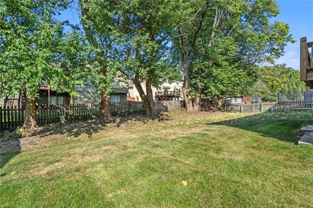 820 SW 35TH Street, Lee's Summit, MO 64082