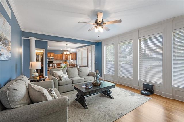 820 SW 35TH Street, Lee's Summit, MO 64082