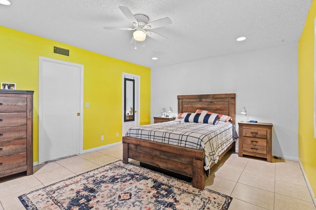 201 Country Lane B, Boynton Beach, FL 33435