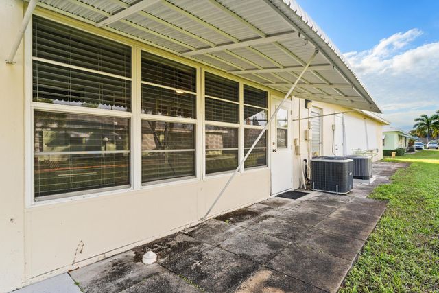 201 Country Lane B, Boynton Beach, FL 33435