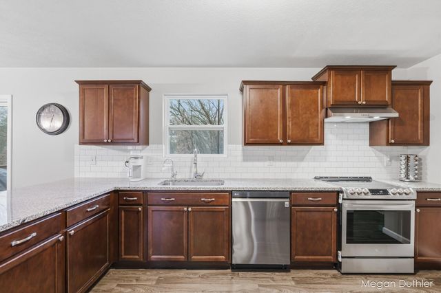 10644 Woodbushe Drive Se, Lowell Twp, MI 49331