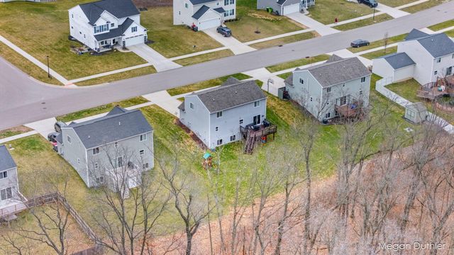 10644 Woodbushe Drive Se, Lowell Twp, MI 49331