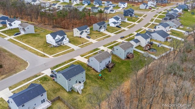 10644 Woodbushe Drive Se, Lowell Twp, MI 49331