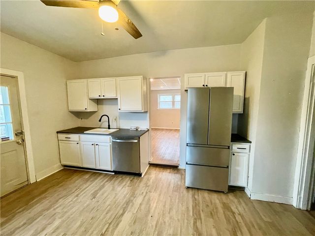 141 Overbeck St, Spring Hill, PA 15212