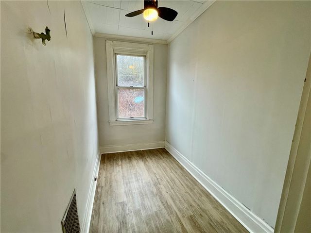 141 Overbeck St, Spring Hill, PA 15212