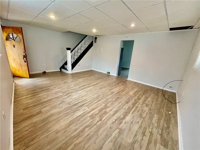 141 Overbeck St, Spring Hill, PA 15212