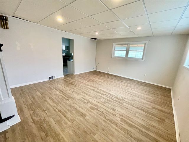 141 Overbeck St, Spring Hill, PA 15212