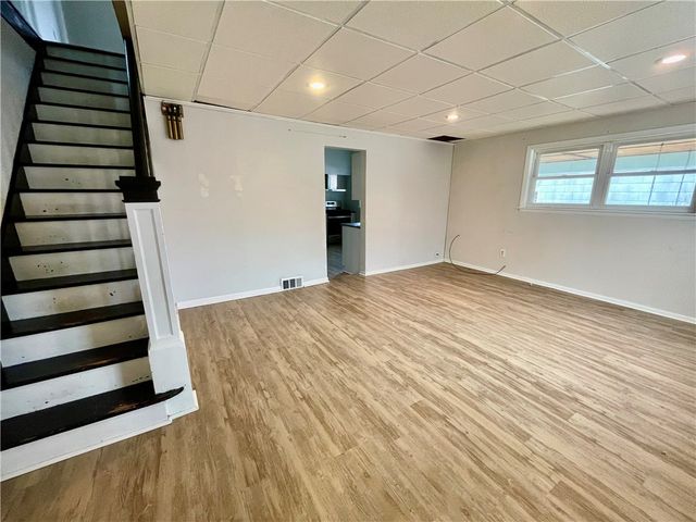 141 Overbeck St, Spring Hill, PA 15212