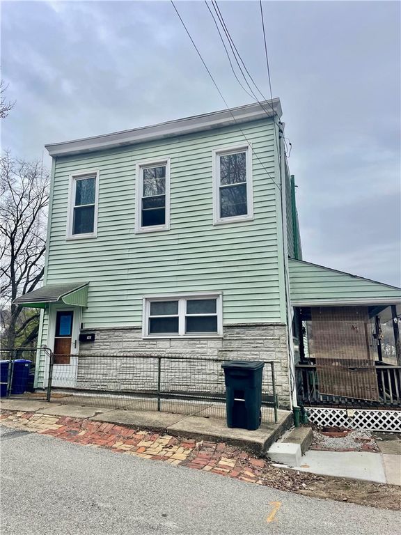 141 Overbeck St, Spring Hill, PA 15212