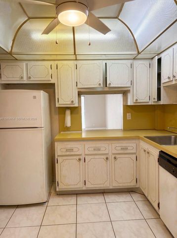 410 SE 2nd St 102, Hallandale Beach, FL 33009