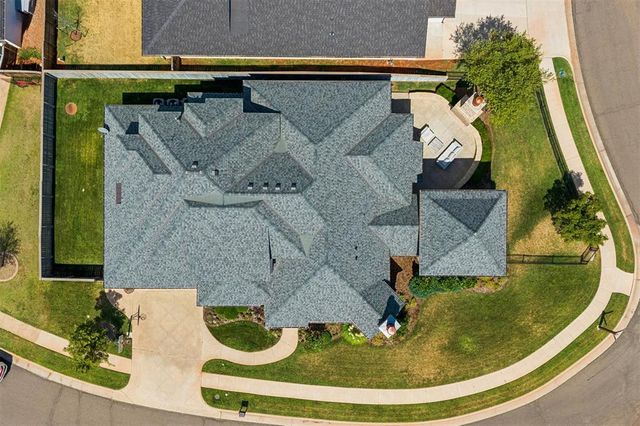 16738 Little Leaf Court, Edmond, OK 73012
