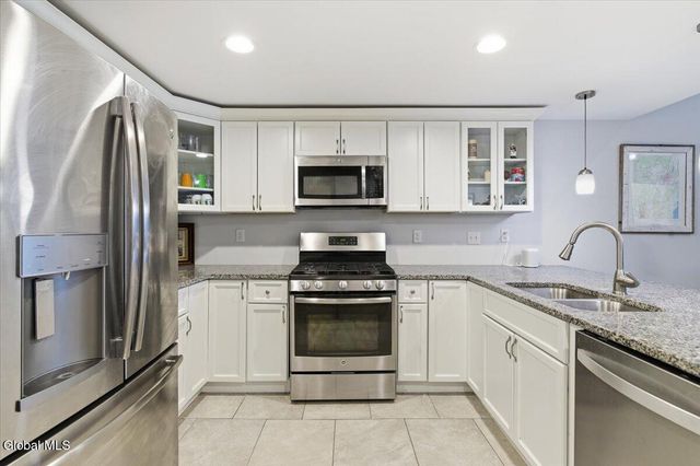 5 Spring Street Unit 402, Saratoga Springs, NY 12866