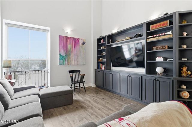 5 Spring Street Unit 402, Saratoga Springs, NY 12866