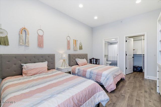 5 Spring Street Unit 402, Saratoga Springs, NY 12866