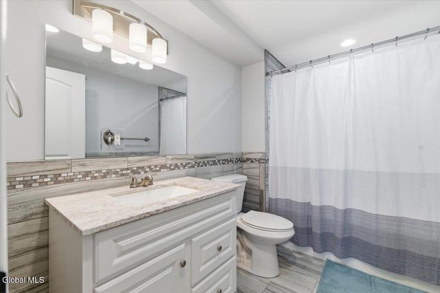 5 Spring Street Unit 402, Saratoga Springs, NY 12866