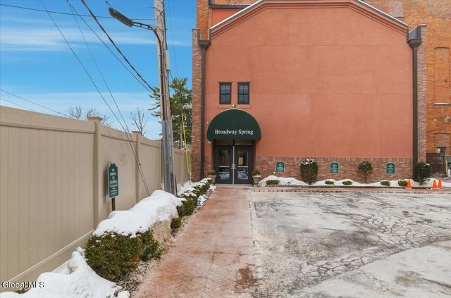 5 Spring Street Unit 402, Saratoga Springs, NY 12866