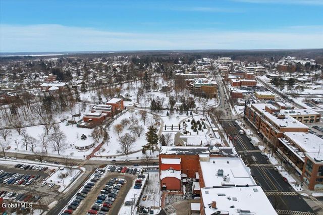 5 Spring Street Unit 402, Saratoga Springs, NY 12866