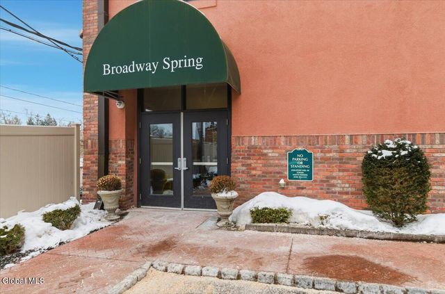 5 Spring Street Unit 402, Saratoga Springs, NY 12866