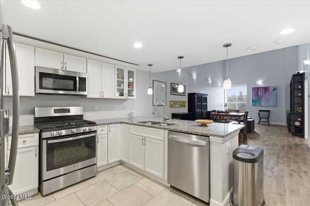 5 Spring Street Unit 402, Saratoga Springs, NY 12866