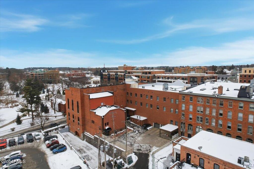 5 Spring Street Unit 402, Saratoga Springs, NY 12866