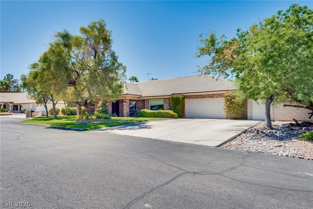 8885 Hickam Avenue, Las Vegas, NV 89129 — photo 2
