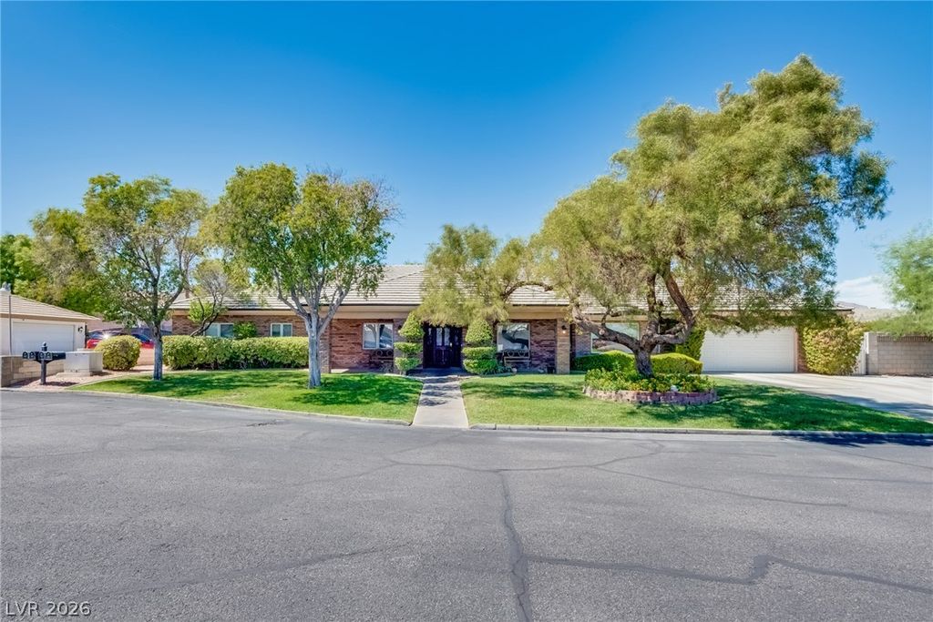 8885 Hickam Avenue, Las Vegas, NV 89129 — photo 3