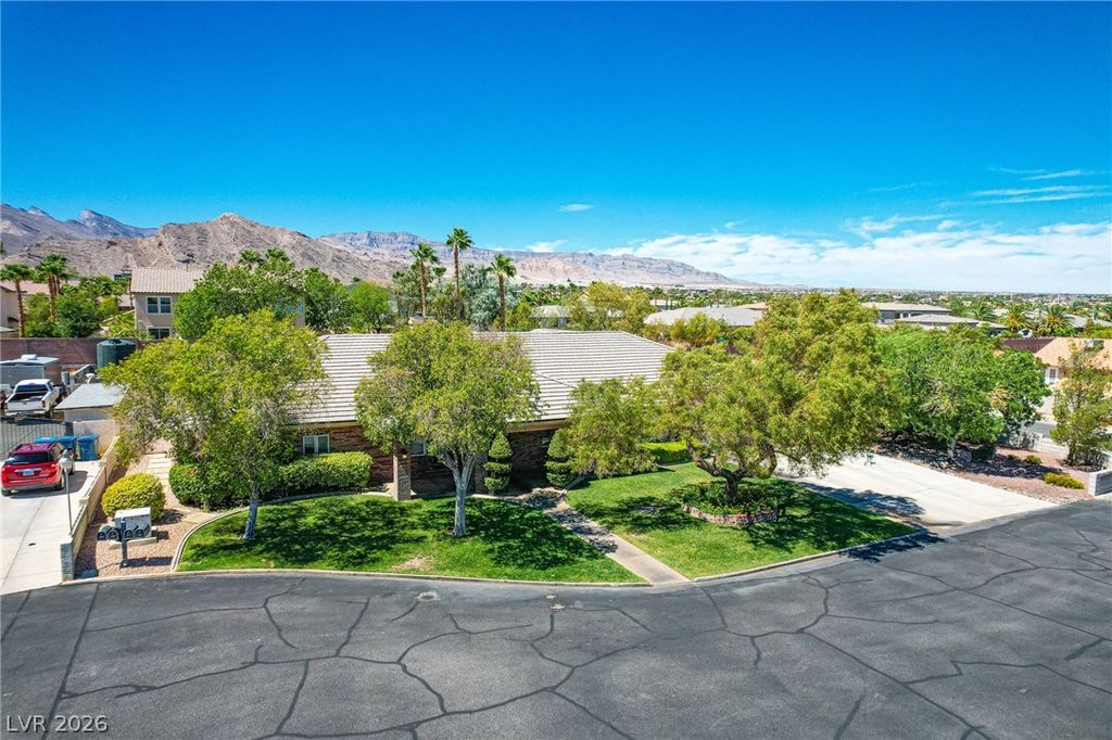 8885 Hickam Avenue, Las Vegas, NV 89129 — photo 5