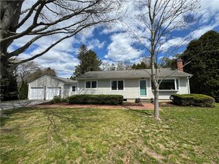 71 Kenyon Avenue, South Kingstown, RI 02879