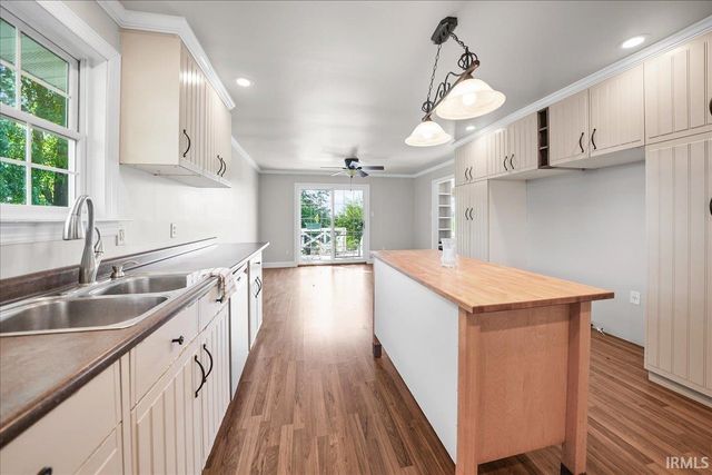 534 Robyn Road, Valparaiso, IN 46385