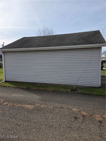 412 E 5th Street, Dover, OH 44622