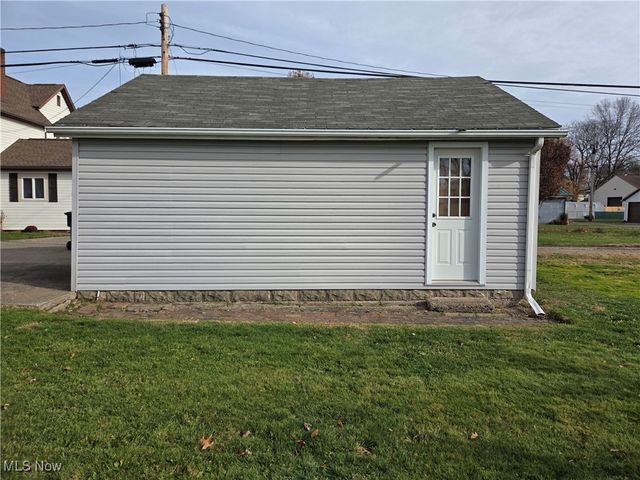412 E 5th Street, Dover, OH 44622