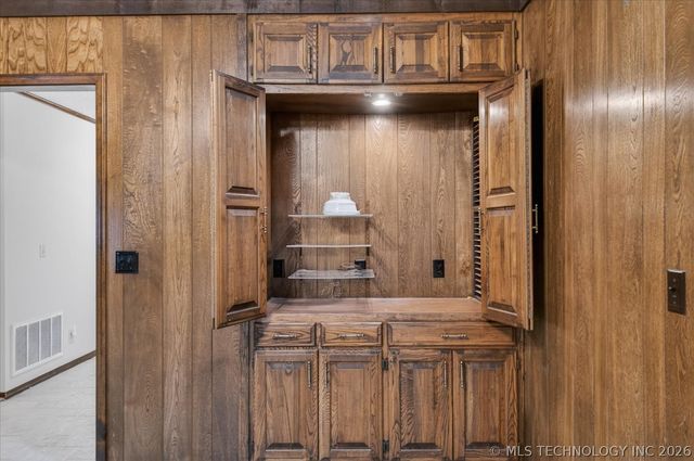 1328 Bynum Road, Bartlesville, OK 74006