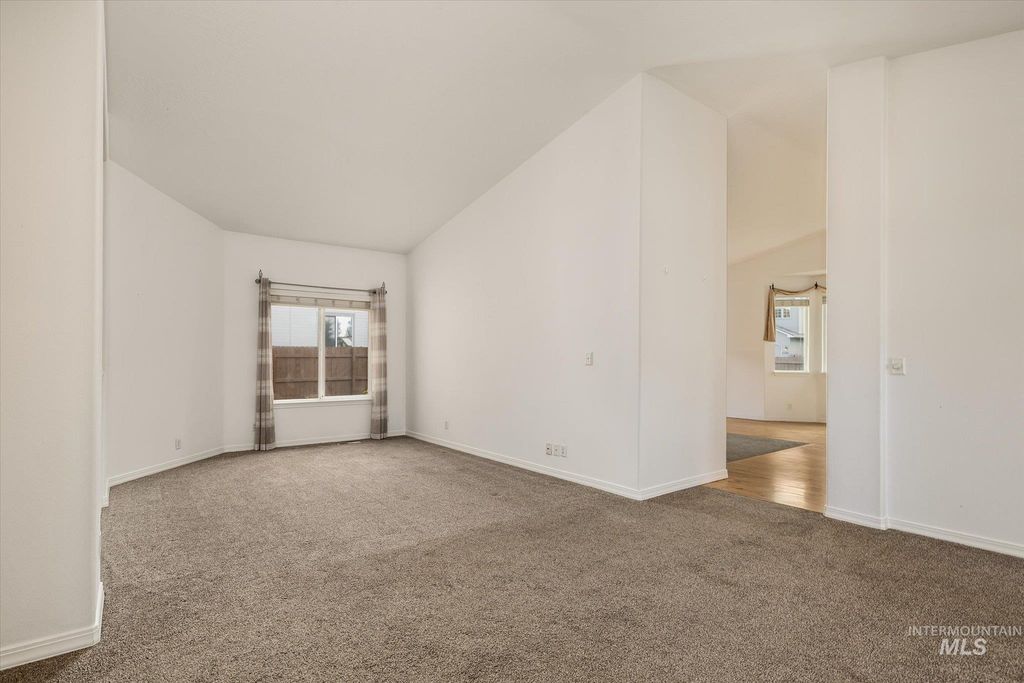 10242 N Blacktail Ave, Boise, ID 83714 photo 4