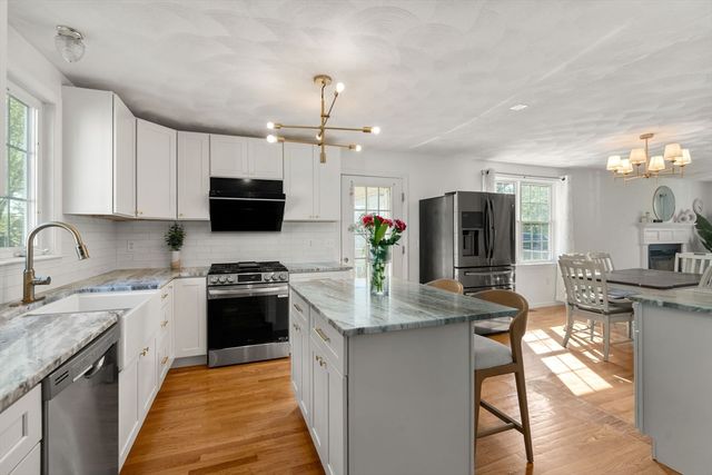 2 Cpl Charles J Mcmahon Dr, Woburn, MA 01801