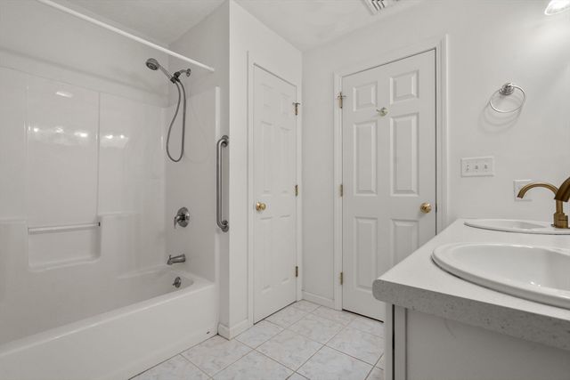 2 Cpl Charles J Mcmahon Dr, Woburn, MA 01801