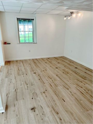 2 Cpl Charles J Mcmahon Dr, Woburn, MA 01801