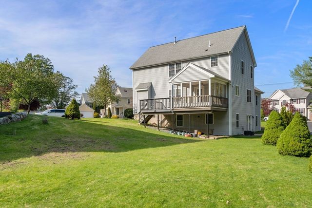 2 Cpl Charles J Mcmahon Dr, Woburn, MA 01801