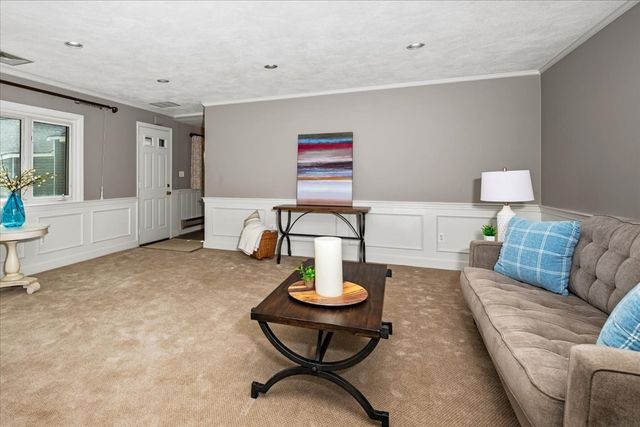 216 Boston Rd, Southborough, MA 01772