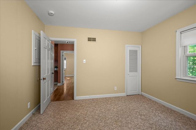 216 Boston Rd, Southborough, MA 01772