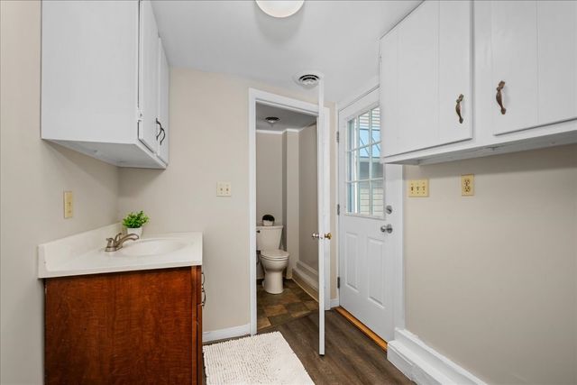 216 Boston Rd, Southborough, MA 01772