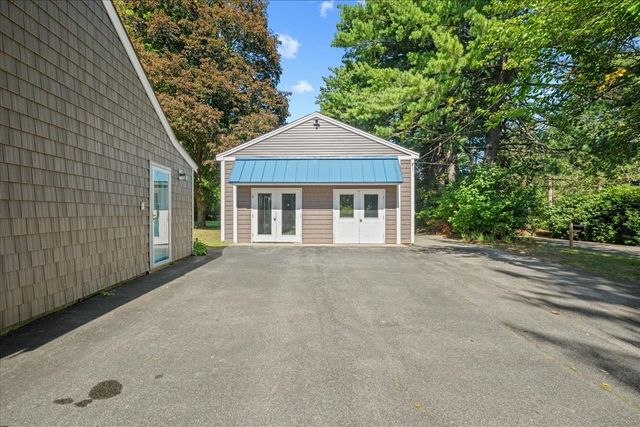 216 Boston Rd, Southborough, MA 01772