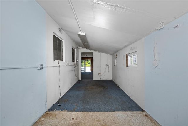 216 Boston Rd, Southborough, MA 01772