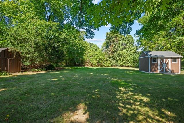 216 Boston Rd, Southborough, MA 01772
